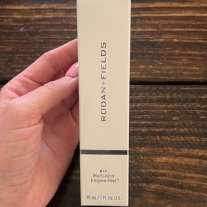 ✨BRAND NEW✨ Multi-Acid Enzyme Peel